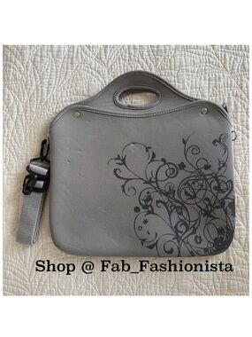 Laptop bag with detachable shoulder strap